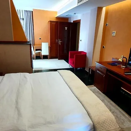 Hotel Nov 4*