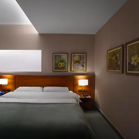 Nov Hotel